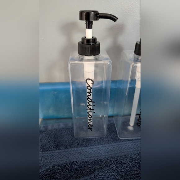 Refillable Shampoo And Conditioner Bottles (Clear 21oz) - Picture 3 of 9